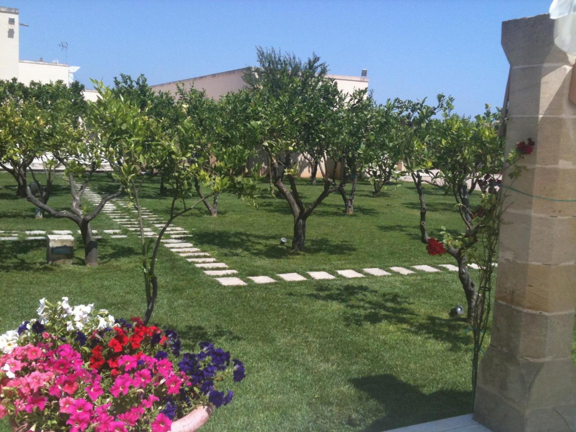 Masseria Li Campi Каваллино-ди-Лечче Экстерьер фото